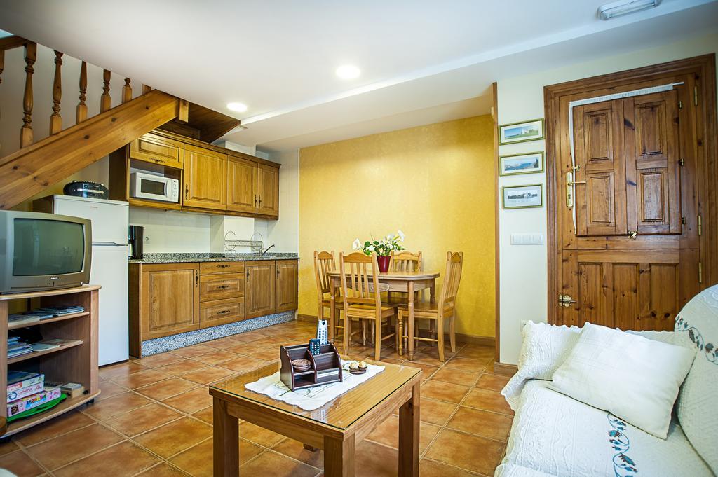 Apartamentos El Pradon De Santa Marina Parres de Llanes Zimmer foto