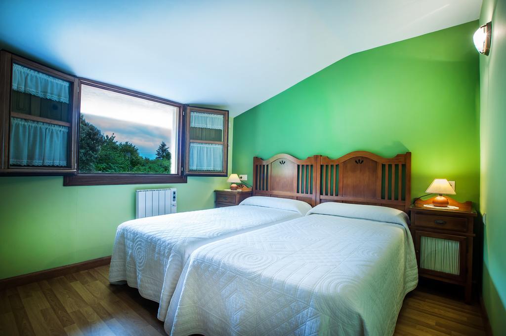 Apartamentos El Pradon De Santa Marina Parres de Llanes Zimmer foto